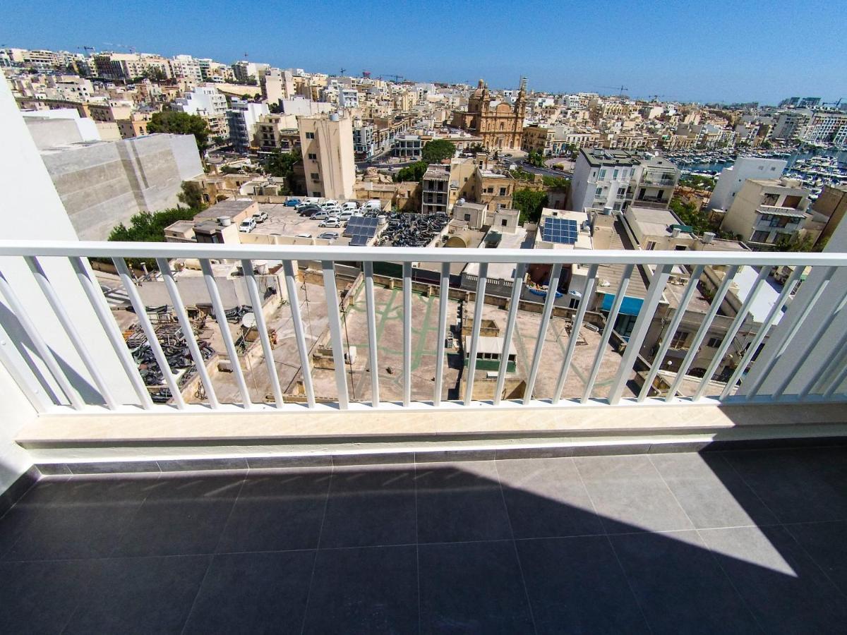 F12 Room 1, Private Room Two Single Beds Shared Bathroom In Shared Flat Msida Buitenkant foto