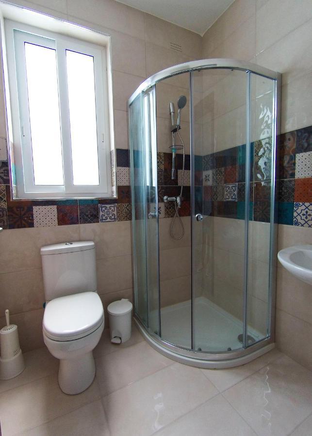 F12 Room 1, Private Room Two Single Beds Shared Bathroom In Shared Flat Msida Buitenkant foto