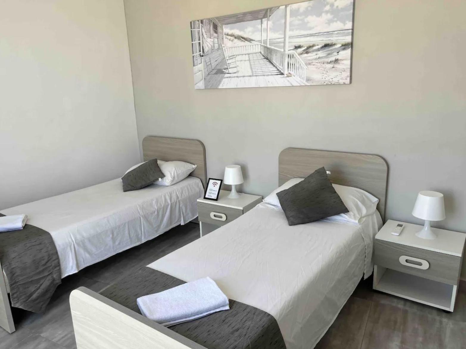 F12 Room 1, Private Room Two Single Beds Shared Bathroom In Shared Flat Msida Buitenkant foto